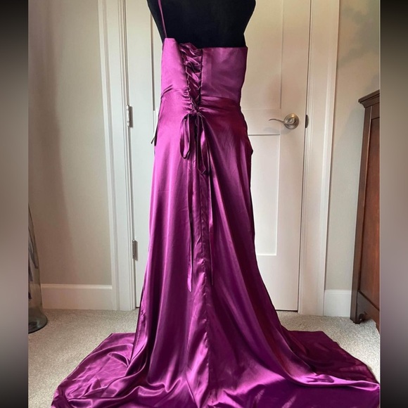 Plum Prom/Bridesmaid gown - Picture 2 of 2